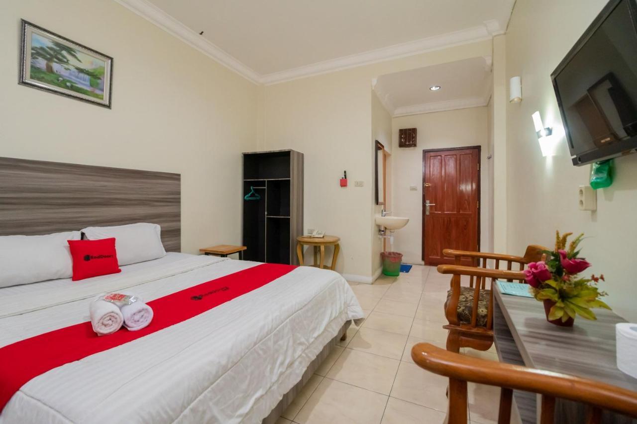 Hotel RedDoorz @ Pematangsiantar Zewnętrze zdjęcie