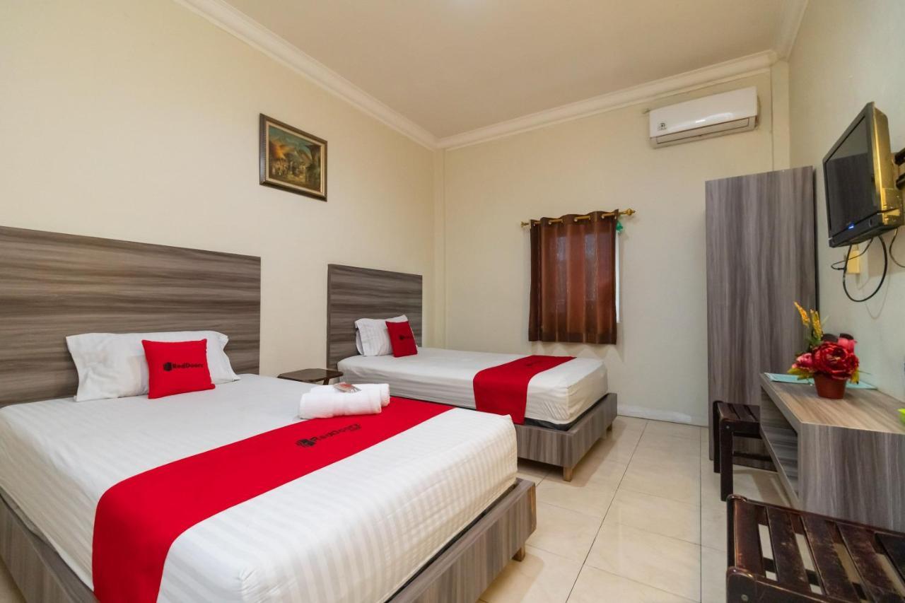 Hotel RedDoorz @ Pematangsiantar Zewnętrze zdjęcie