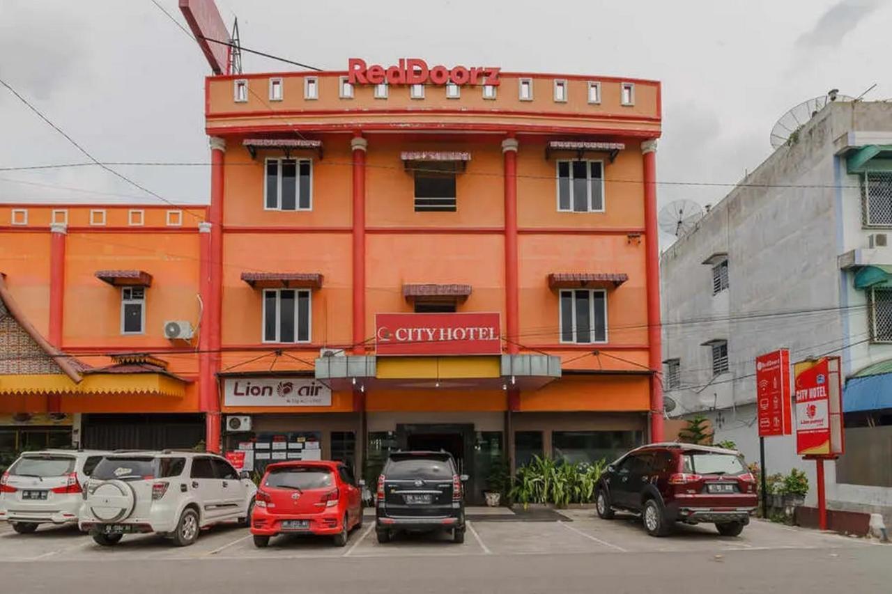 Hotel RedDoorz @ Pematangsiantar Zewnętrze zdjęcie